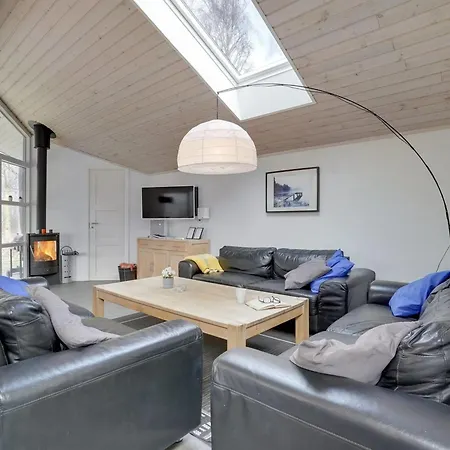 Nyalle - 1-3km From The Sea By Interhome *